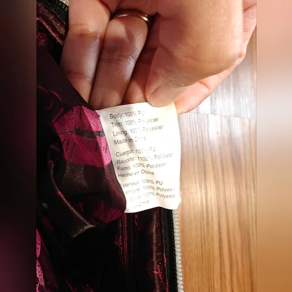 Betsey Johnson Black Sequin Bow Wristlet with Gold Chain - Picture 8 of 8